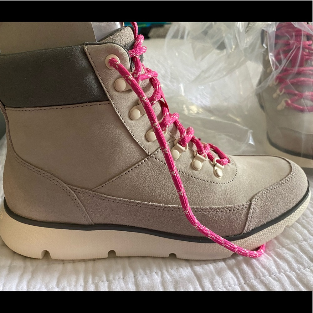 Cole Haan Zerogrand Omni Leather and Suede Lace-Up Hiker Boots - Size 7.…